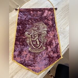 Pottery Barn Teen Velvet Gryffindor pendant Banner - Red and Gold